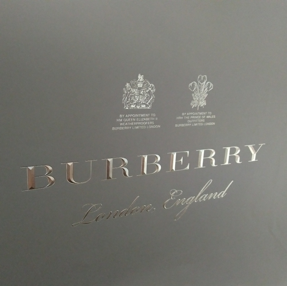 21" long Tan BURBERRY shopping bag
